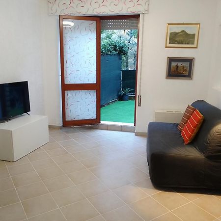 Appartamento Serena Gardone Riviera Buitenkant foto
