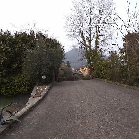 Appartamento Serena Gardone Riviera Buitenkant foto